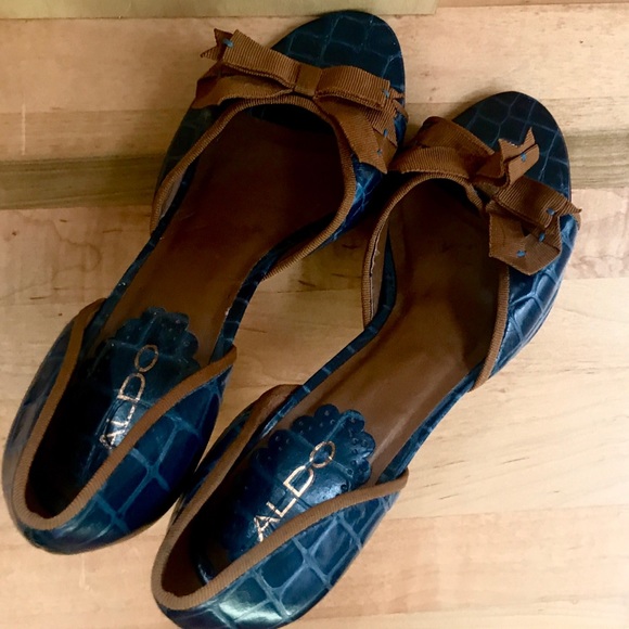 Cute Sandals - Picture 3 of 3